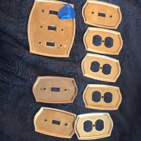 Brass outlet & switch covers ,need to be cleaned & polished , price reflects - Picture 2 of 3